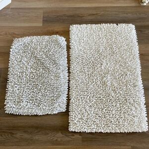 Two Target White Bath Rugs 🛁 🤍